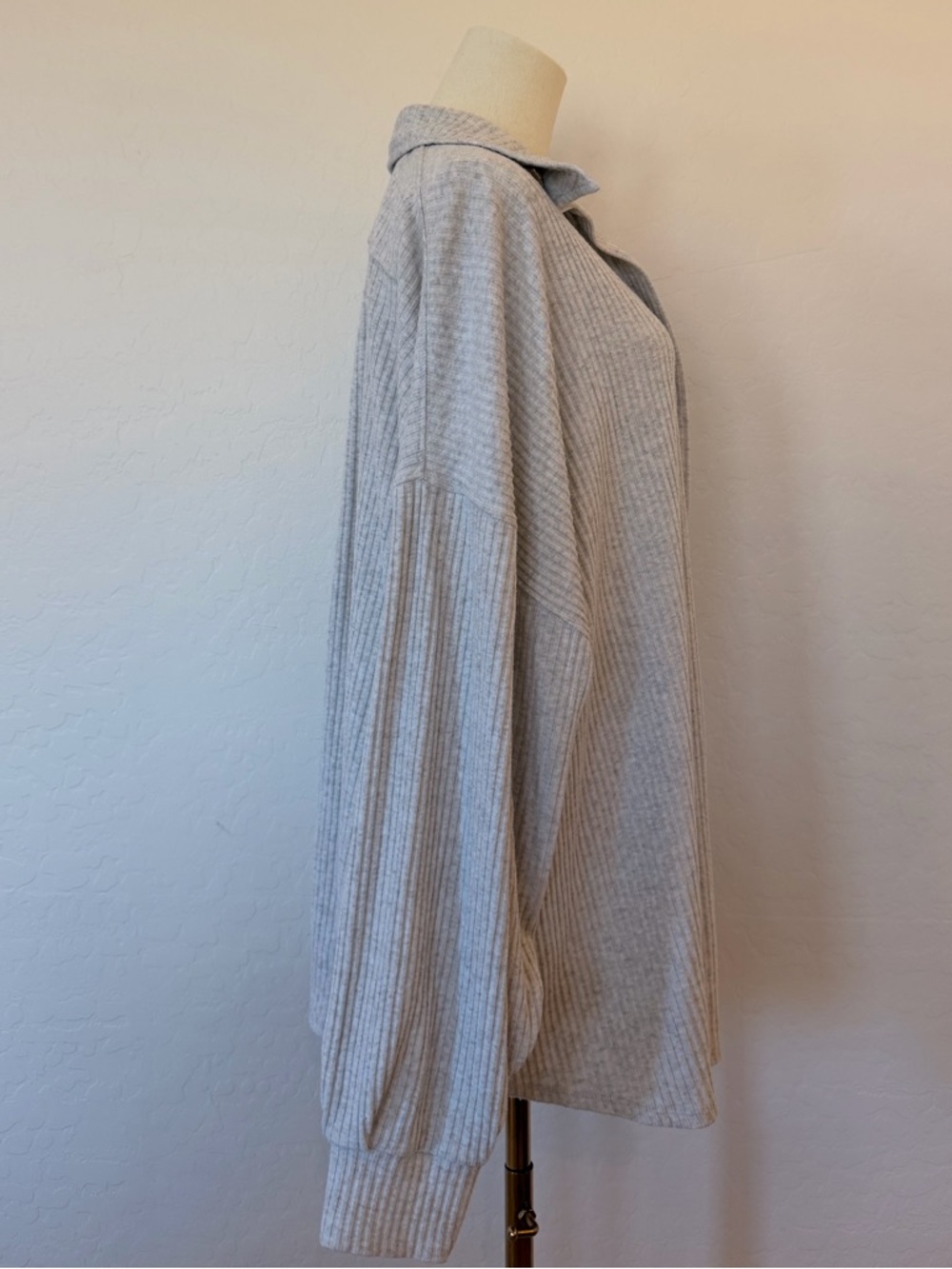 Joah Brown OVERSIZED PULLOVER WITH A PLUNGING COLLARED NECKLINE - Picture 6 of 10
